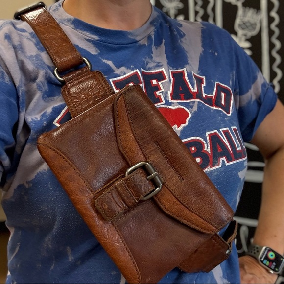 Spikes & Sparrow Genuine Leather Convertible Belt Bag / Crossbody Cognac Brown - Picture 10 of 13